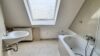 Dachgeschoss mit Studioflair, Kamin und extravagantem Schnitt - Badezimmer