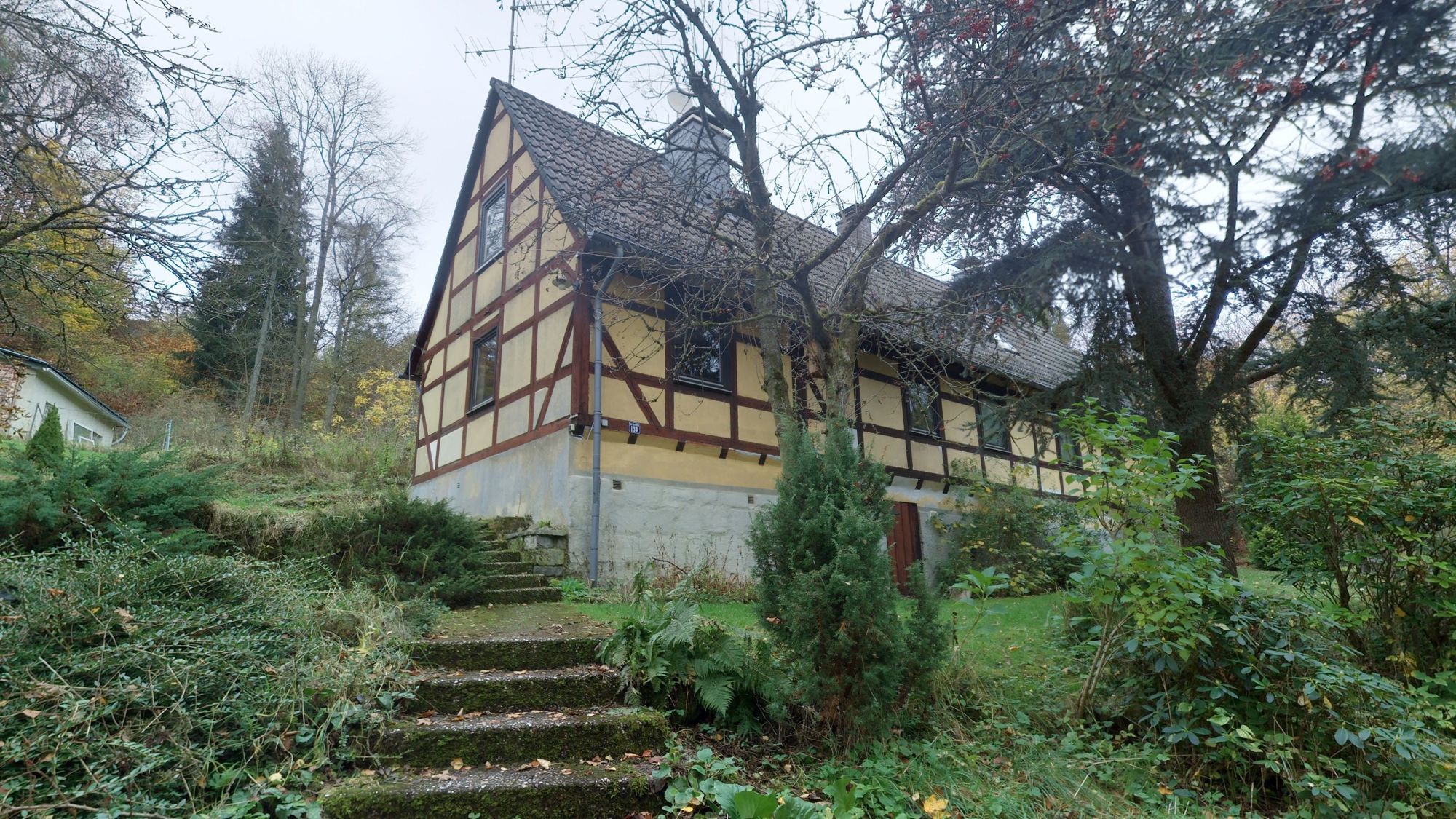 Kulturdenkmal am Weltkulturerbe möchte aus dem Dornröschenschlaf geweckt werden, 34131 Kassel / Wilhelmshöhe, Einfamilienhaus